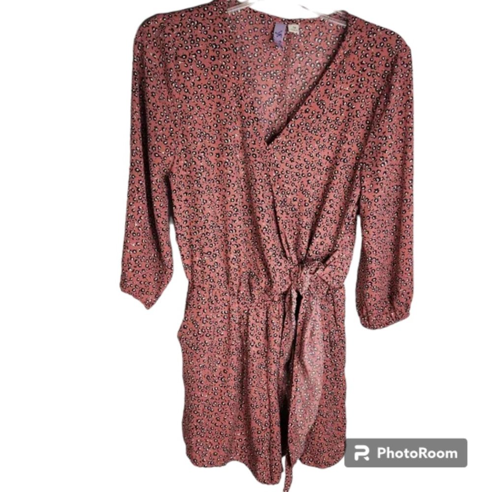 alya Pink w/ Black & White Floral Pattern Faux Wrap Shorts Romper Size Medium